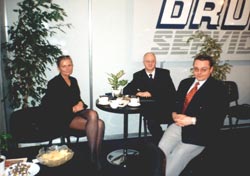 zarząd firmy zarząd firmy: Julita Wielewska, Janusz Walczak, Paweł Racław